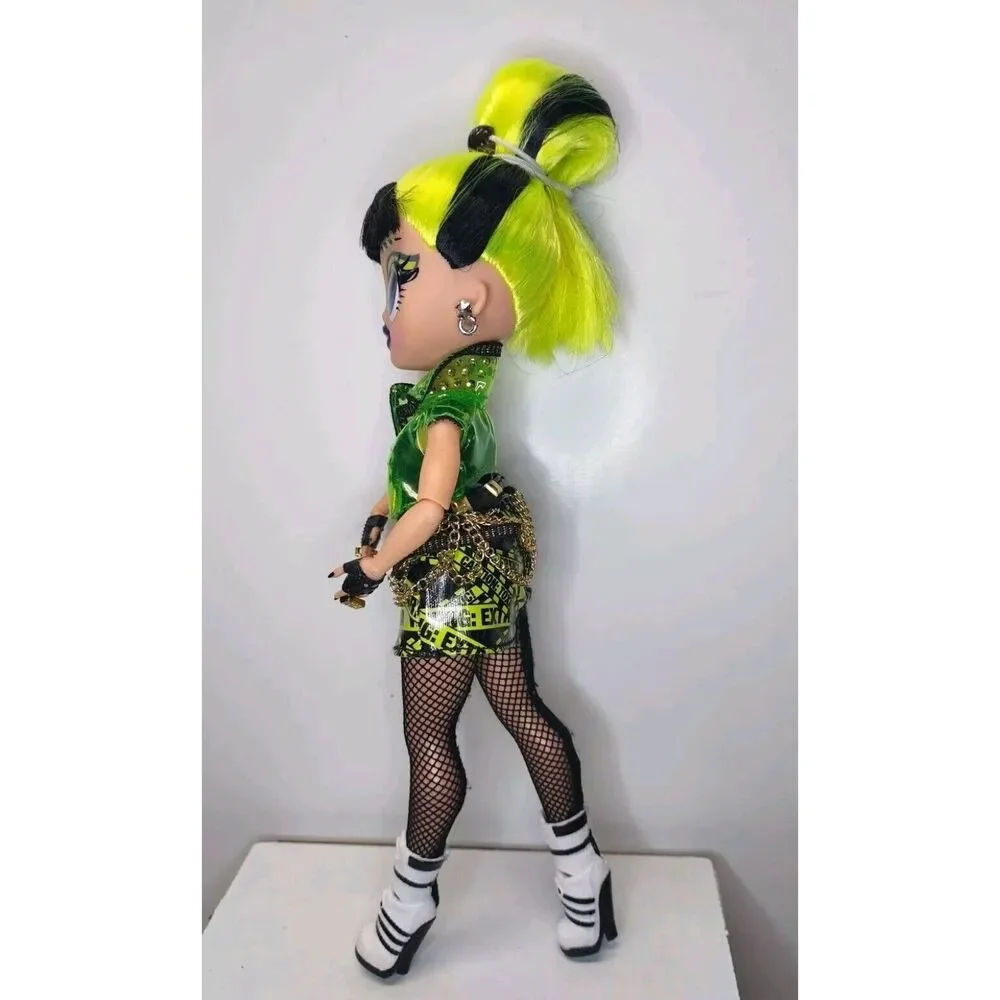 LOL Surprise OMG Remix Yellow Hair Rock Fame Queen Doll Play READ DESCRIPTION